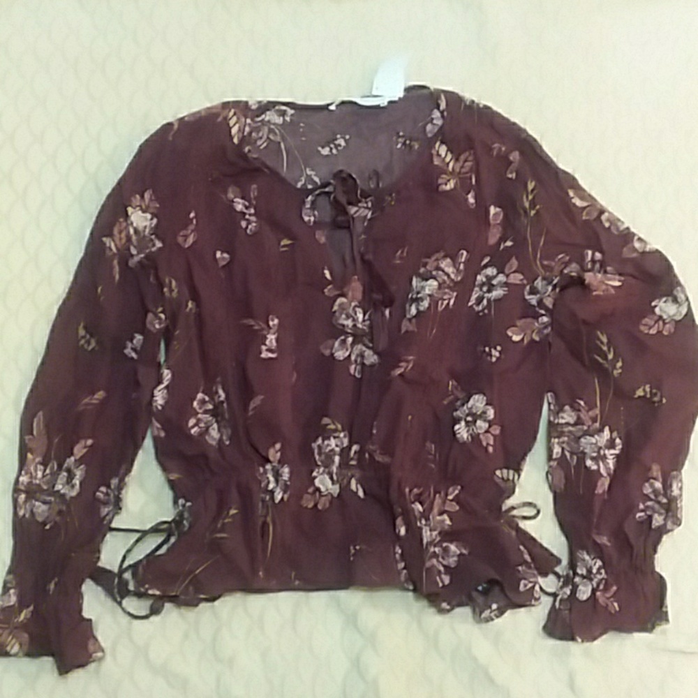 ⚠️SOLD⚠️Womens ASTR The Label Floral Blouse Sz M